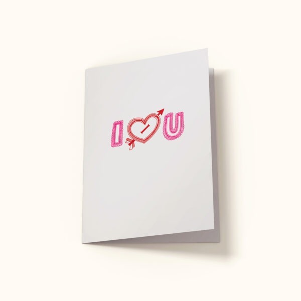 Illustrasjon av et hvitt Valentine-kort med teksten 'I ♥ U'. Kortet har en enkel design med et hjerte og en pil.