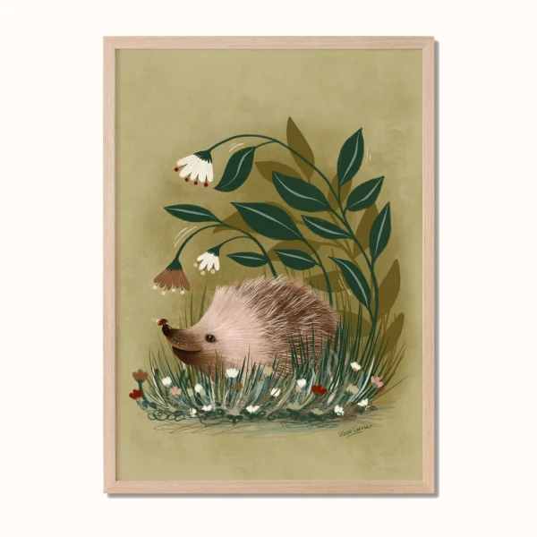 Plakat til barnerom med et lite pinnsvin med en marihøne på nesen, designet av Poppydesign